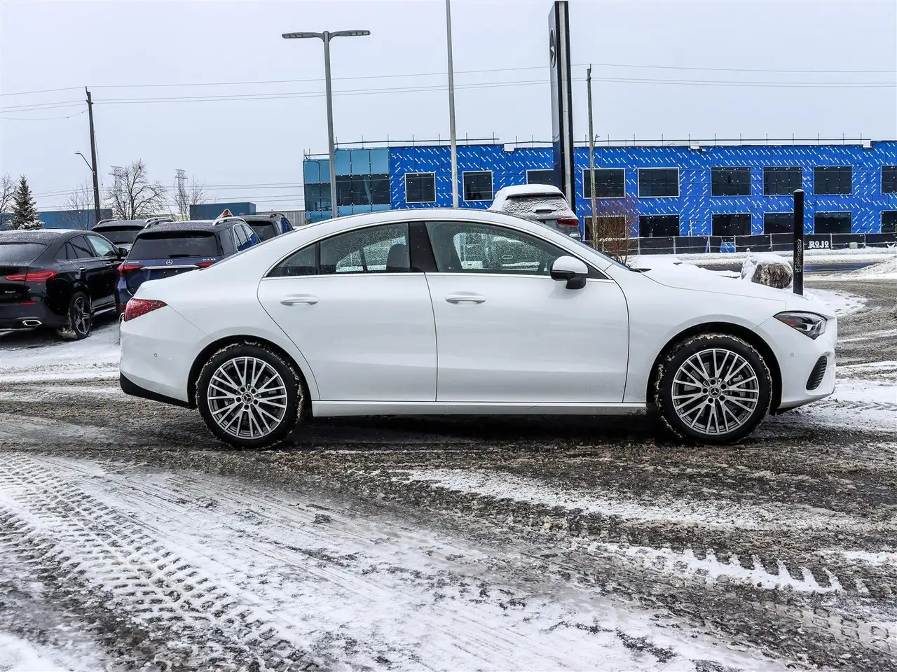 Mercedes-Benz CLA снимка Mercedes-Benz CLA
