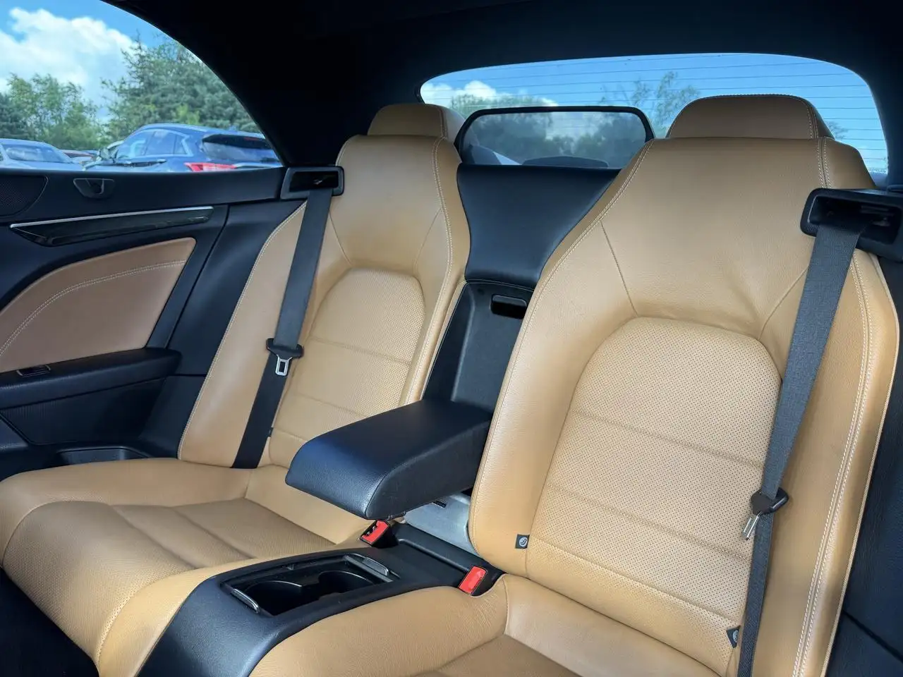 Mercedes-Benz E-Class fotografie Mercedes-Benz E-Class