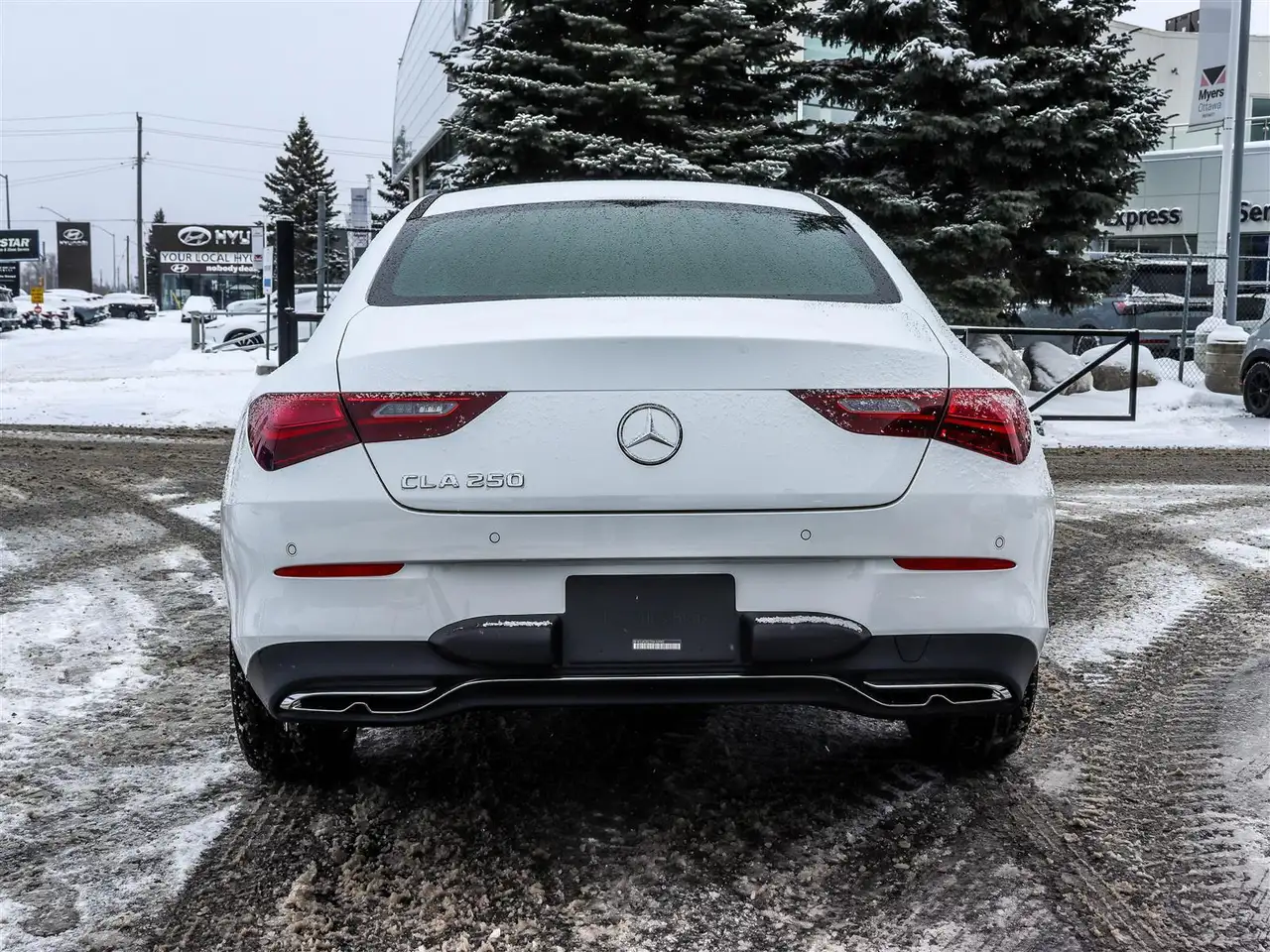 Mercedes-Benz CLA снимка Mercedes-Benz CLA