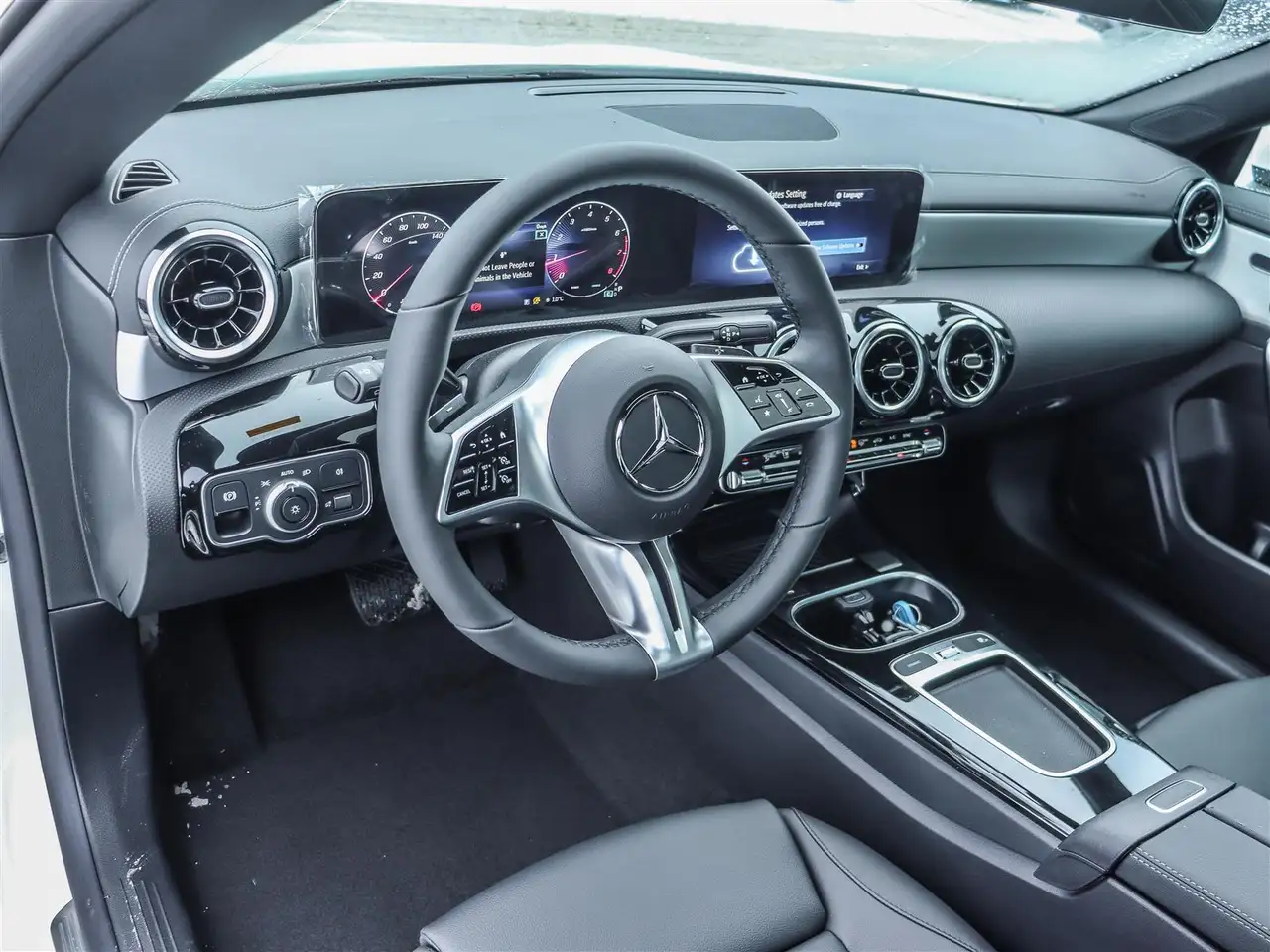 Mercedes-Benz CLA снимка Mercedes-Benz CLA