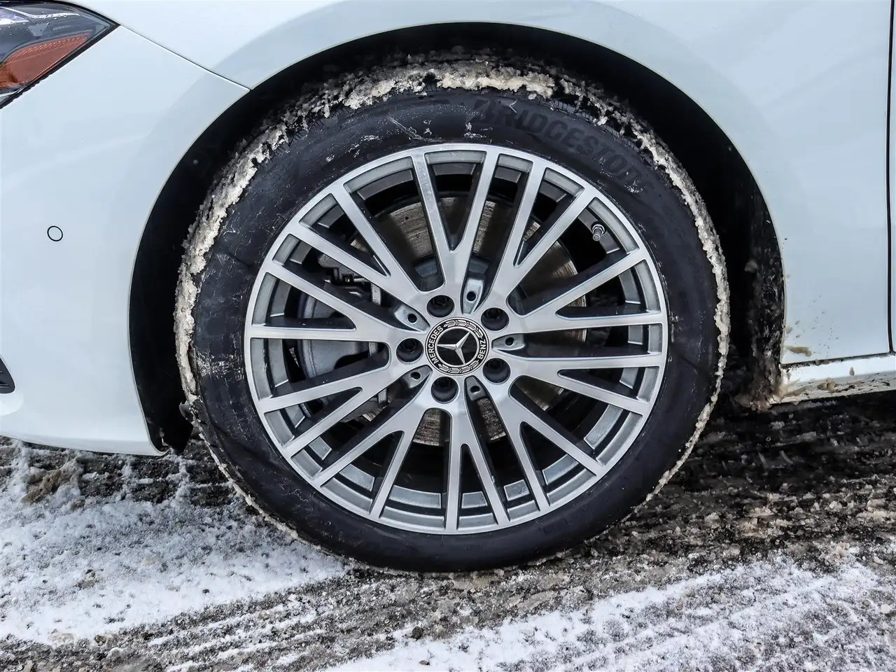 Mercedes-Benz CLA снимка Mercedes-Benz CLA