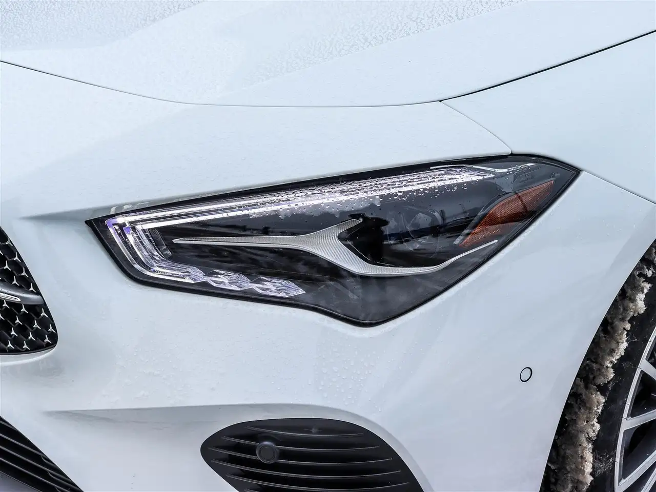 Mercedes-Benz CLA снимка Mercedes-Benz CLA