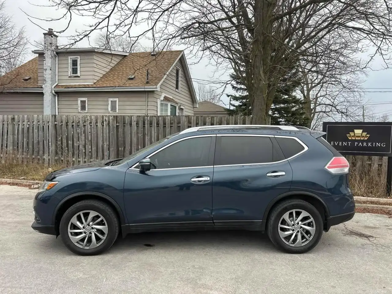 Nissan Rogue снимка Nissan Rogue