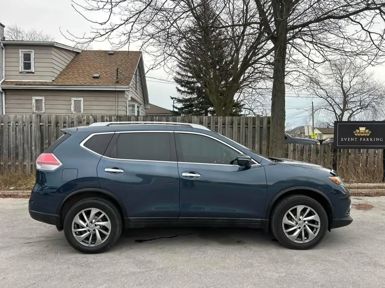 Nissan Rogue снимка Nissan Rogue