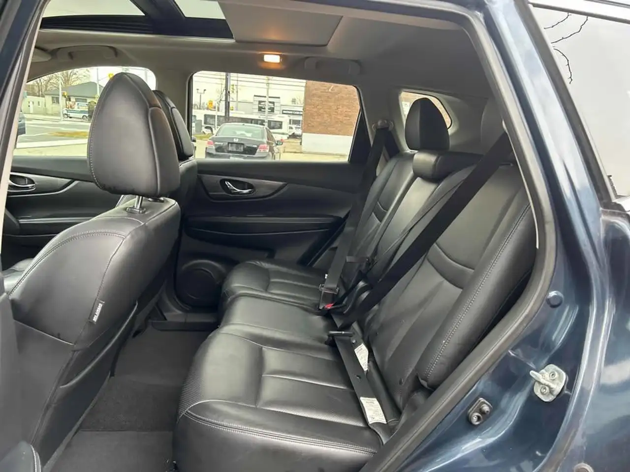 Nissan Rogue снимка Nissan Rogue