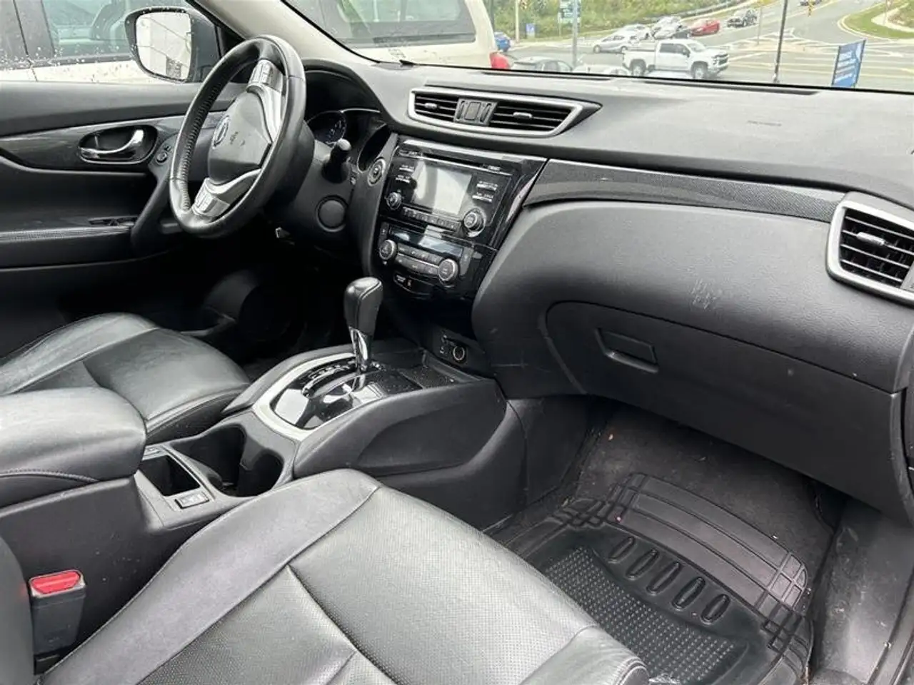 Nissan Rogue fotografie Nissan Rogue