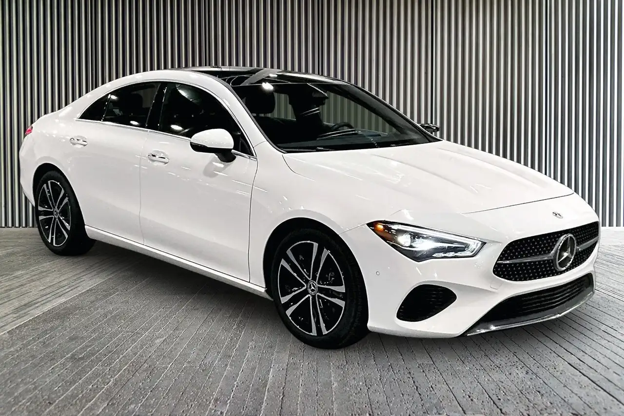 Mercedes-Benz CLA снимка Mercedes-Benz CLA