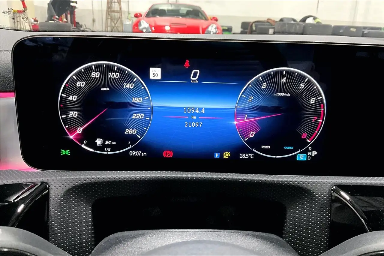 Mercedes-Benz CLA снимка Mercedes-Benz CLA