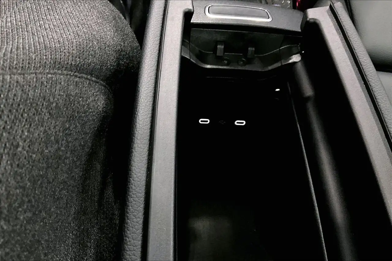 Mercedes-Benz CLA снимка Mercedes-Benz CLA