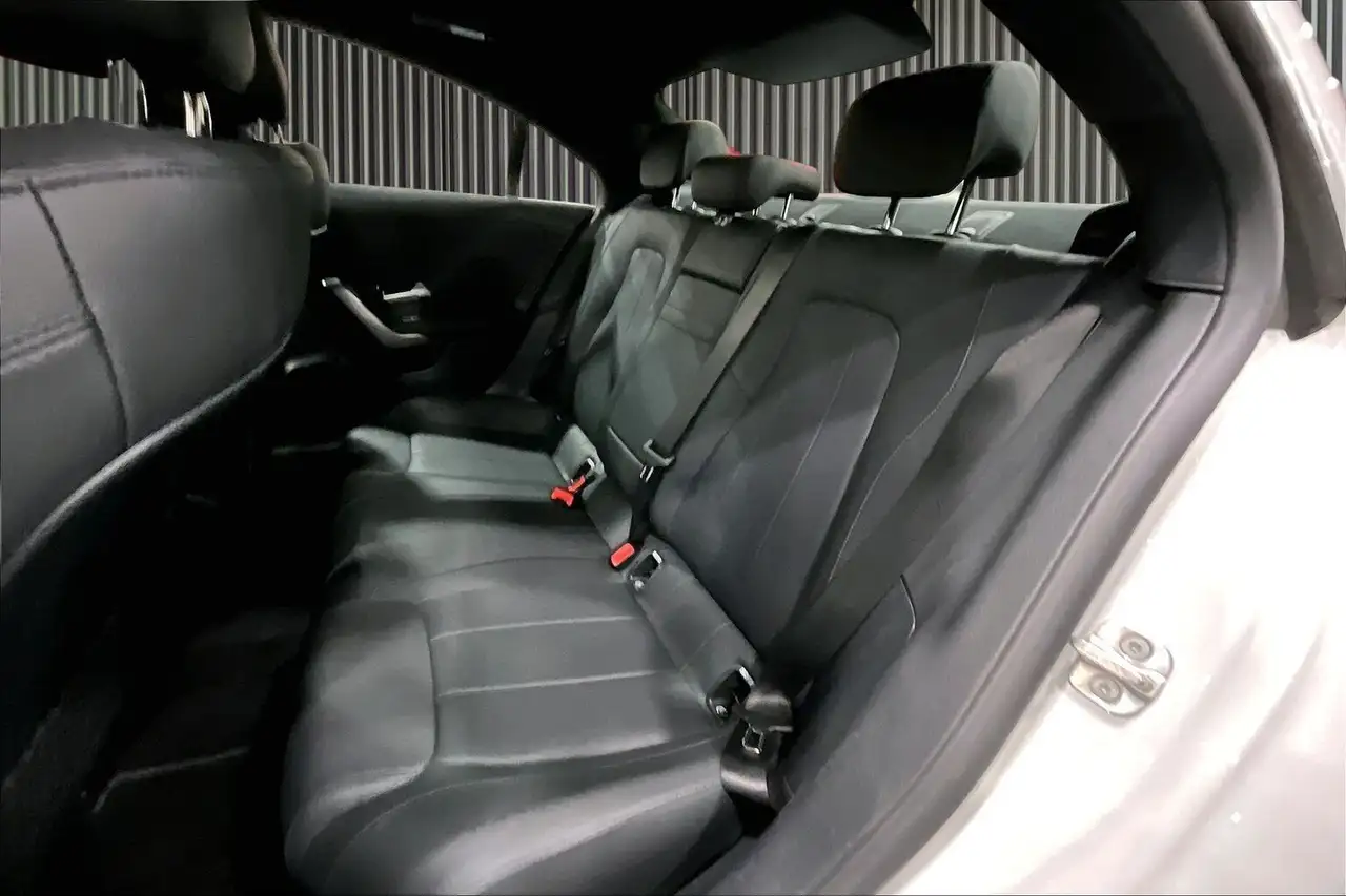 Mercedes-Benz CLA снимка Mercedes-Benz CLA