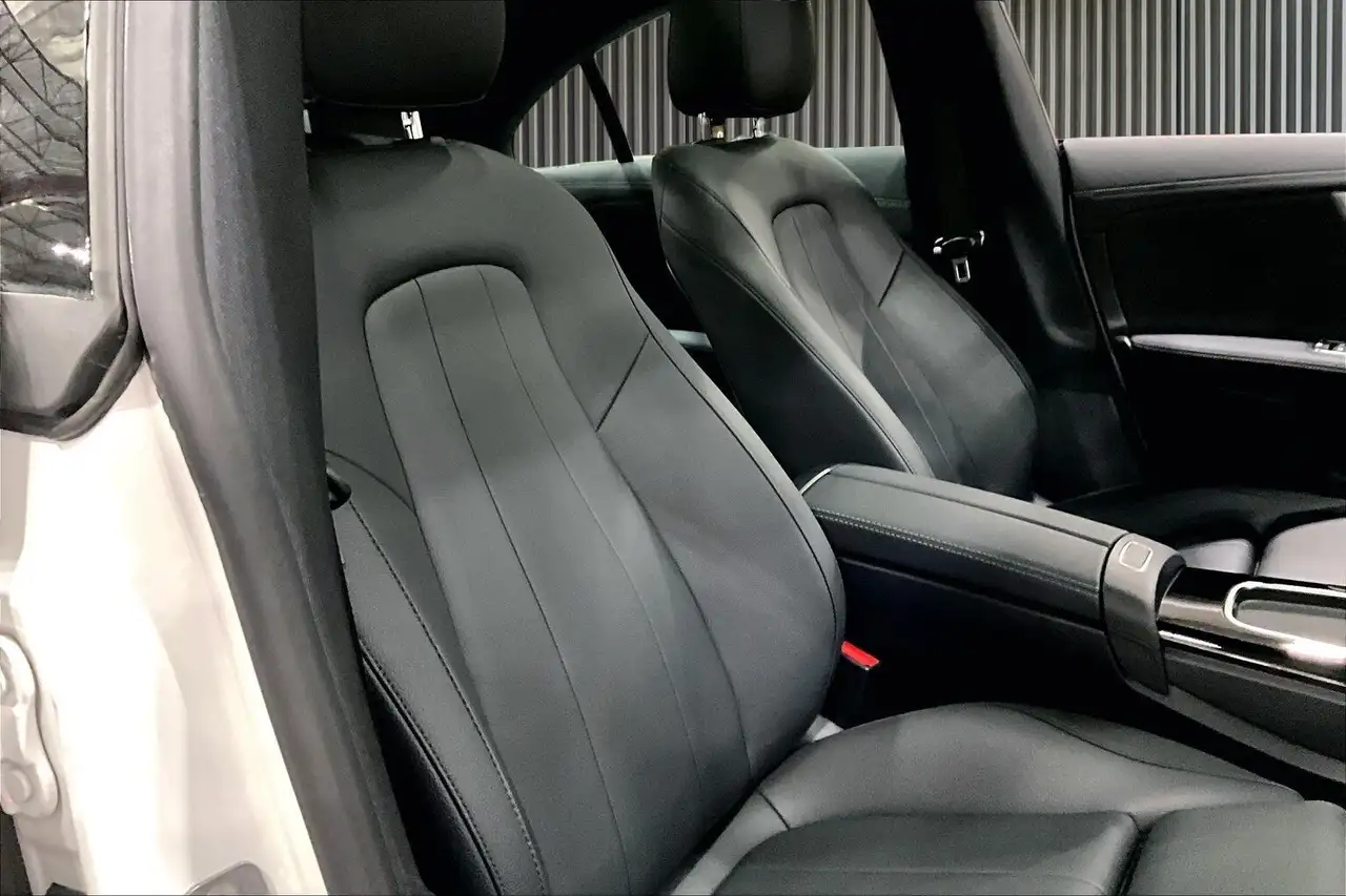 Mercedes-Benz CLA снимка Mercedes-Benz CLA