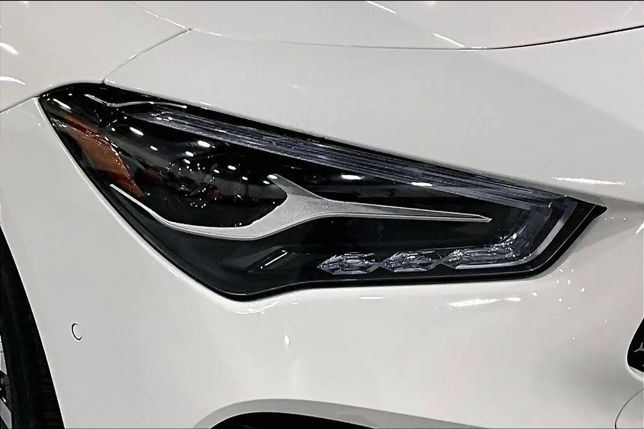 Mercedes-Benz CLA снимка Mercedes-Benz CLA
