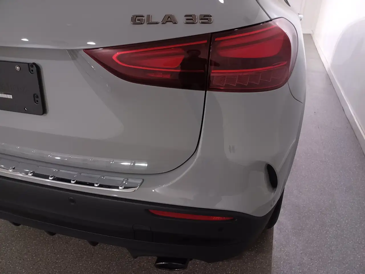 Mercedes-Benz GLA снимка Mercedes-Benz GLA