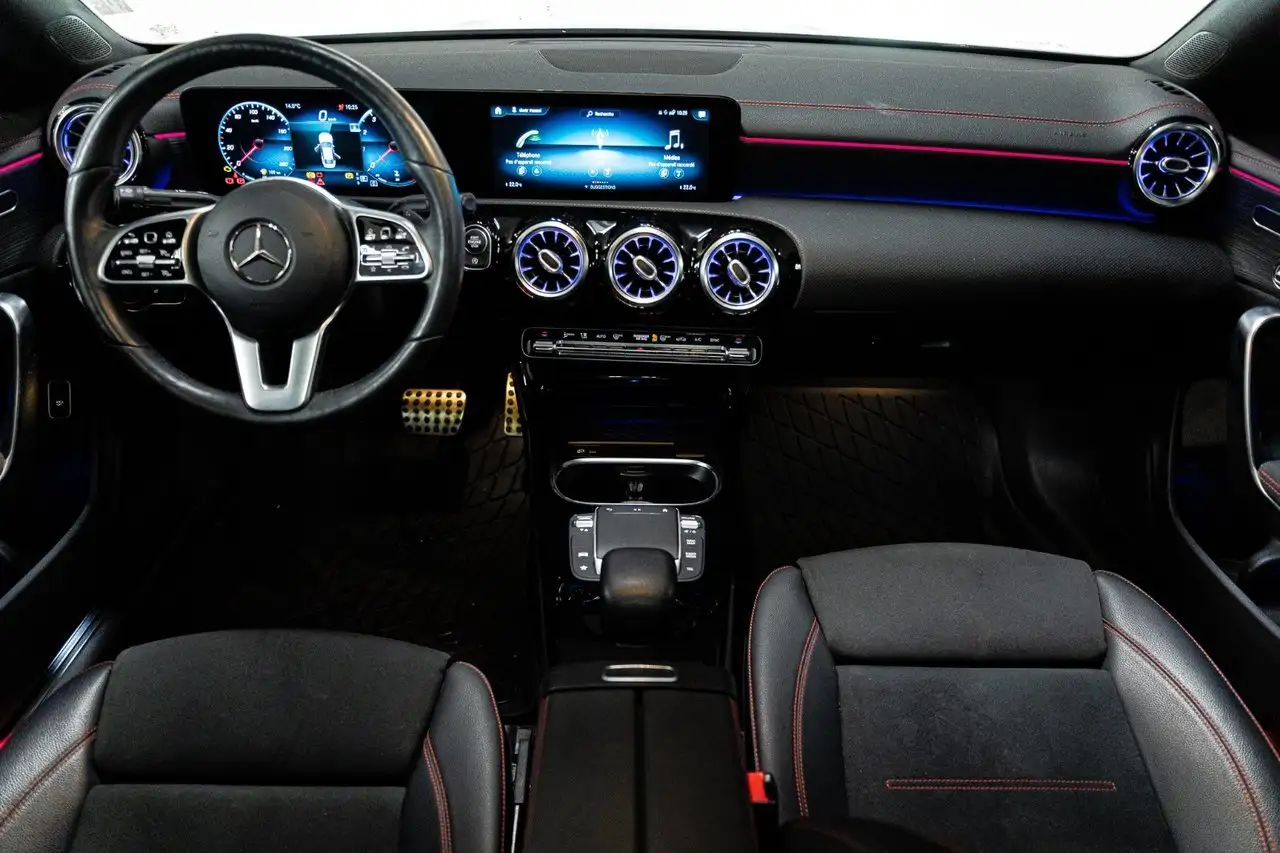 Mercedes-Benz CLA снимка Mercedes-Benz CLA