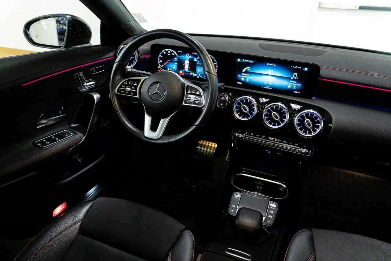 Mercedes-Benz CLA снимка Mercedes-Benz CLA