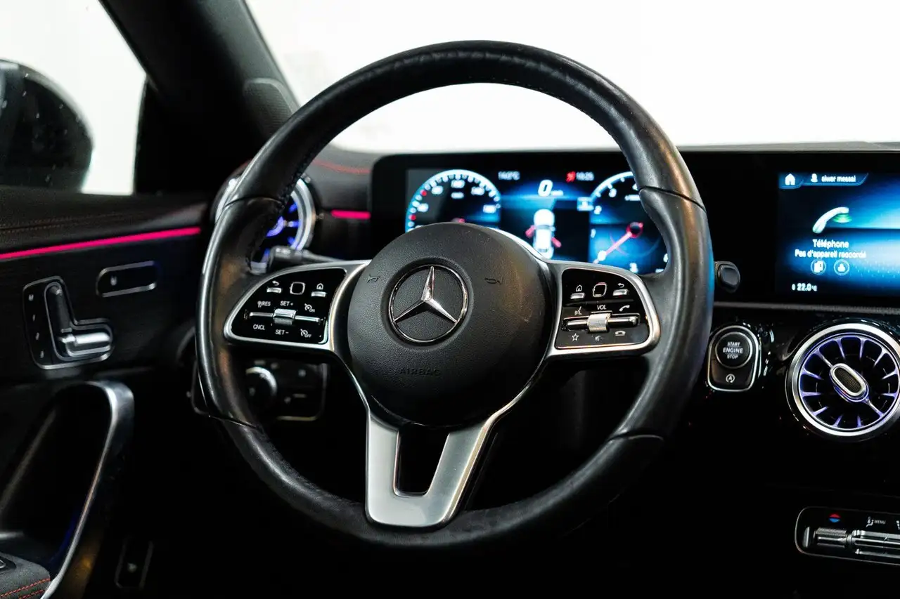 Mercedes-Benz CLA снимка Mercedes-Benz CLA