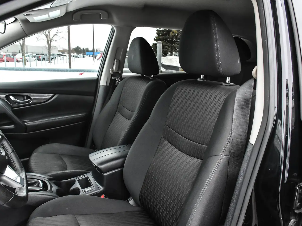 Nissan Rogue fotografie Nissan Rogue