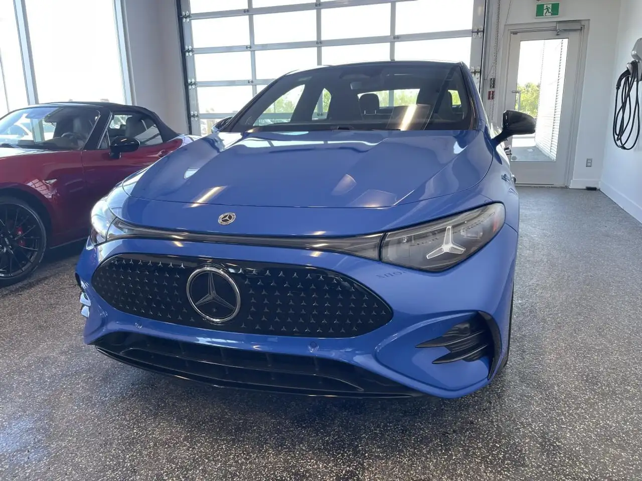 Mercedes-Benz CLA снимка Mercedes-Benz CLA