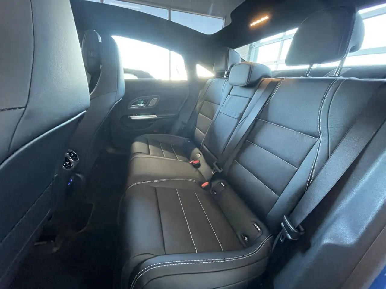 Mercedes-Benz CLA снимка Mercedes-Benz CLA
