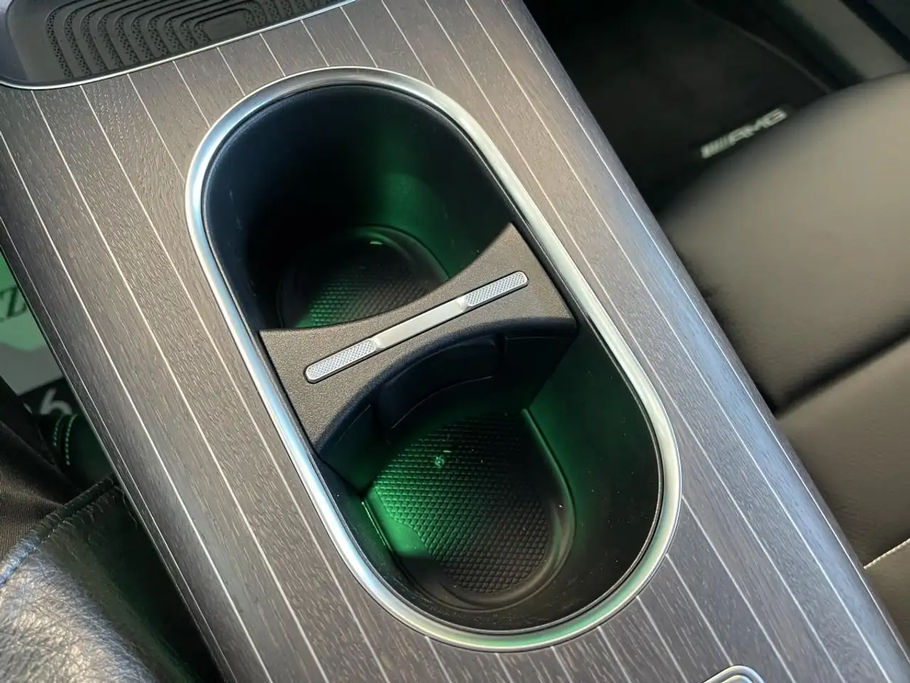 Mercedes-Benz CLA снимка Mercedes-Benz CLA
