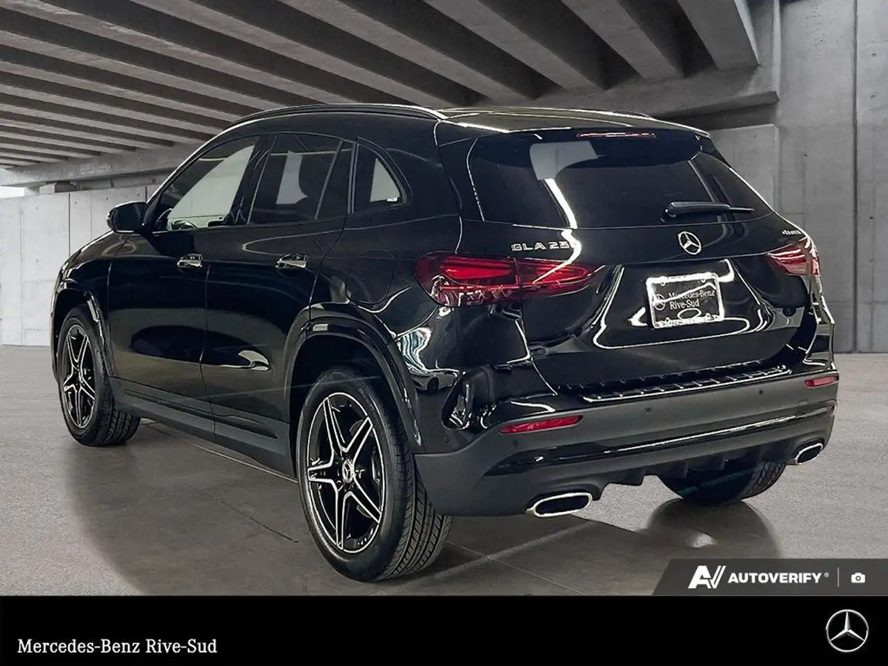 Mercedes-Benz GLA снимка Mercedes-Benz GLA