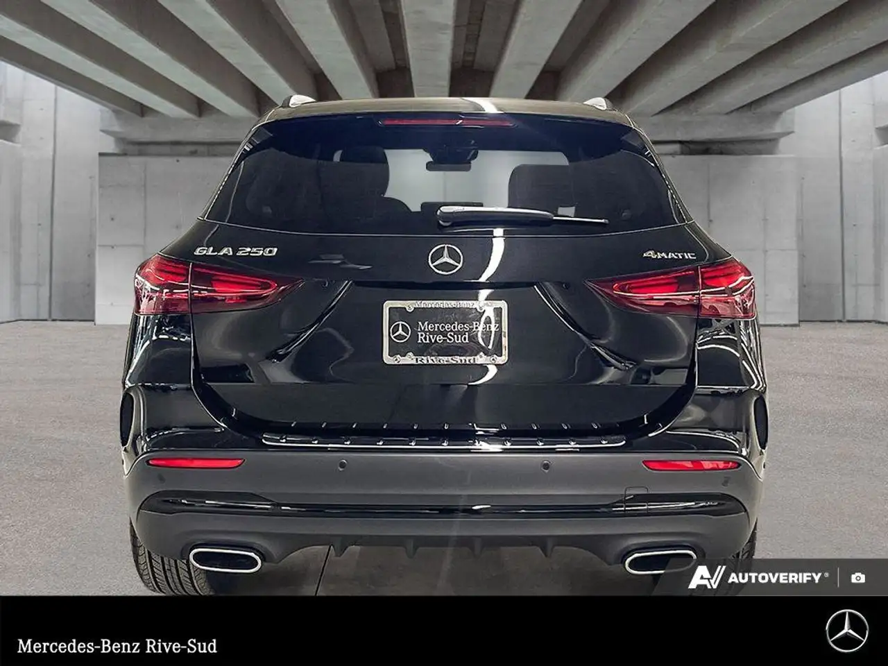 Mercedes-Benz GLA снимка Mercedes-Benz GLA