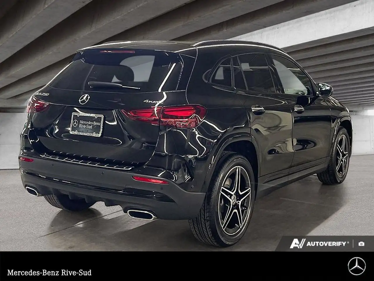 Mercedes-Benz GLA снимка Mercedes-Benz GLA