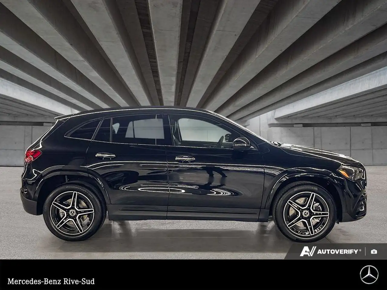 Mercedes-Benz GLA снимка Mercedes-Benz GLA