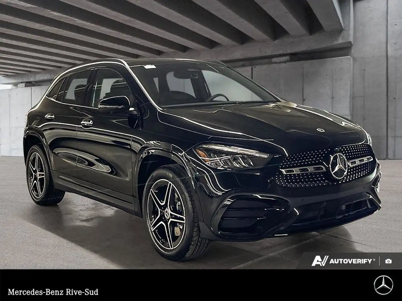 Mercedes-Benz GLA снимка Mercedes-Benz GLA