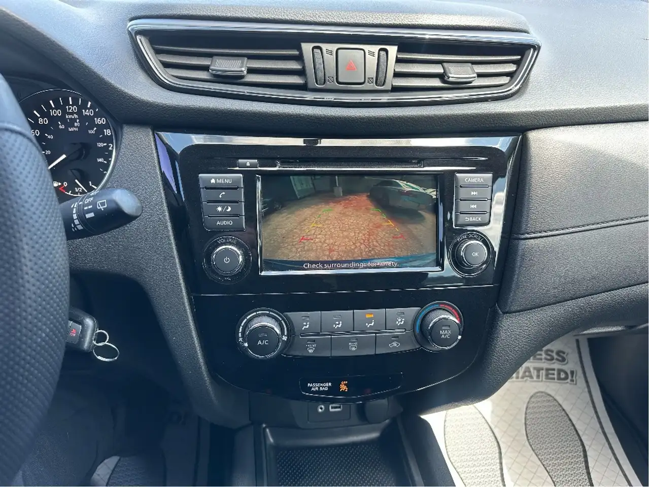 Nissan Rogue fotografie Nissan Rogue