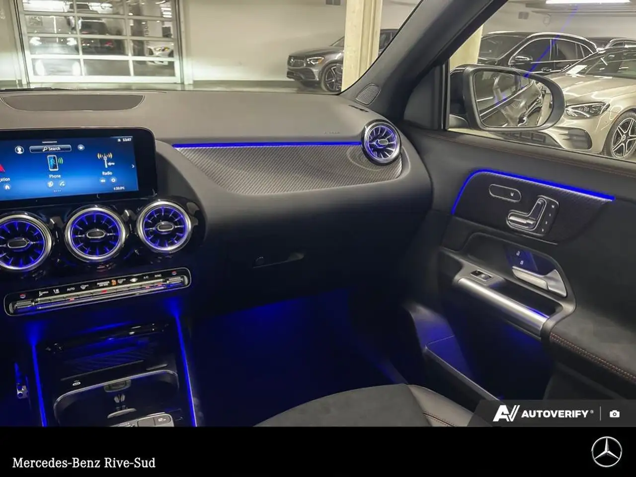 Mercedes-Benz GLA снимка Mercedes-Benz GLA