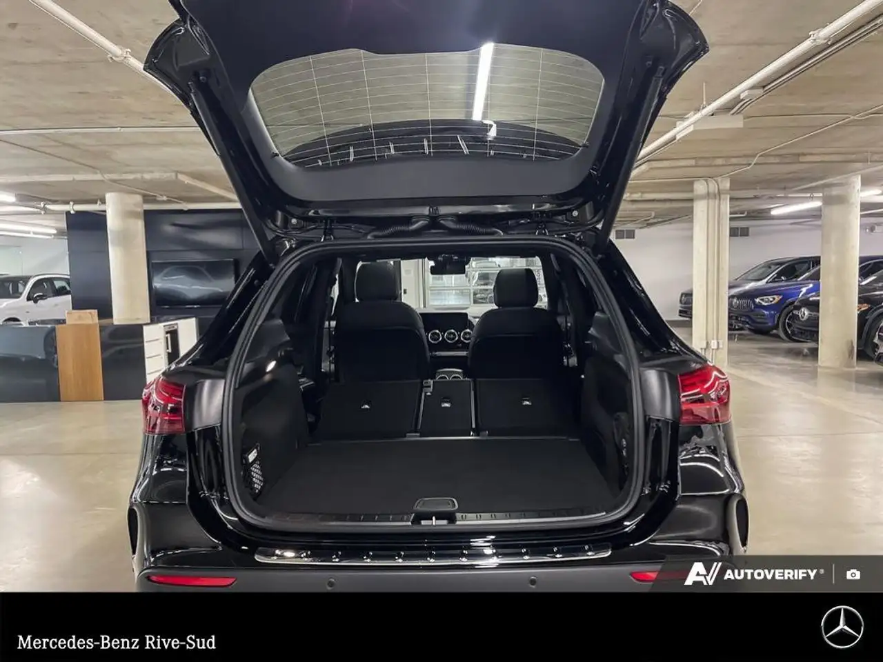 Mercedes-Benz GLA снимка Mercedes-Benz GLA