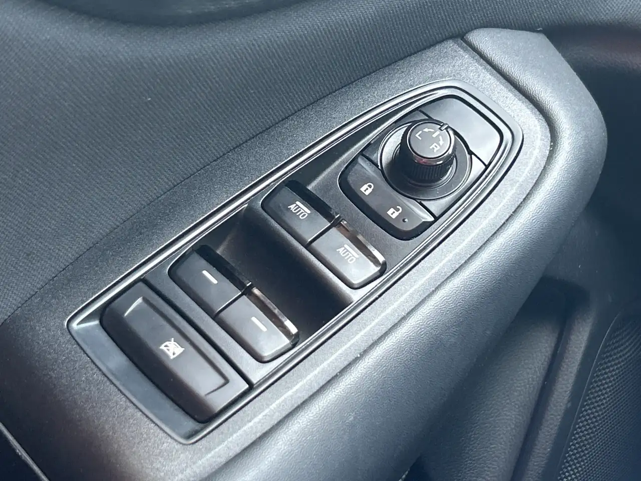 Subaru Legacy снимка Subaru Legacy