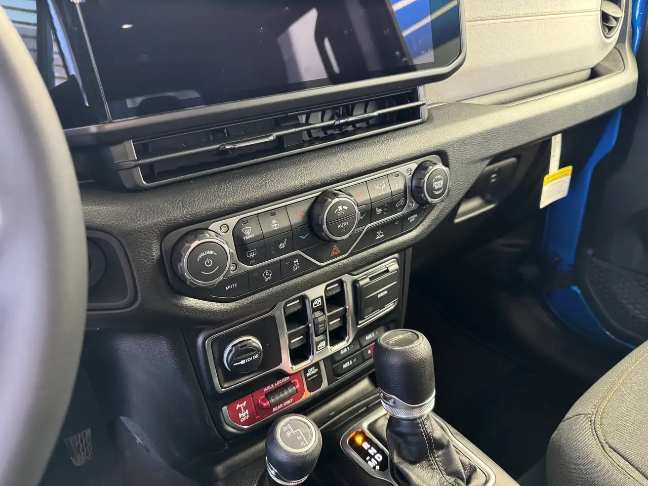 Jeep Gladiator photo Jeep Gladiator