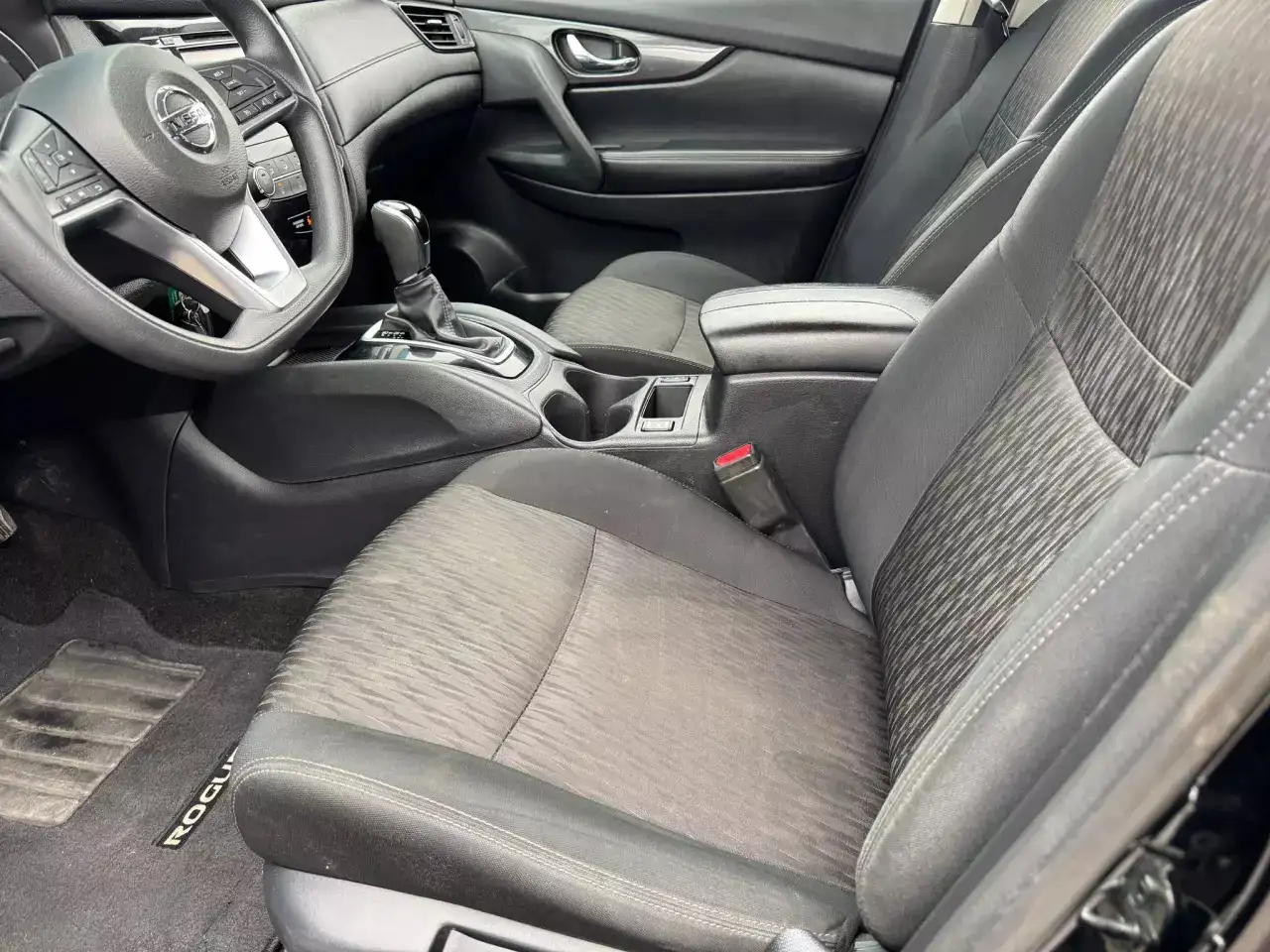 Nissan Rogue fotografie Nissan Rogue
