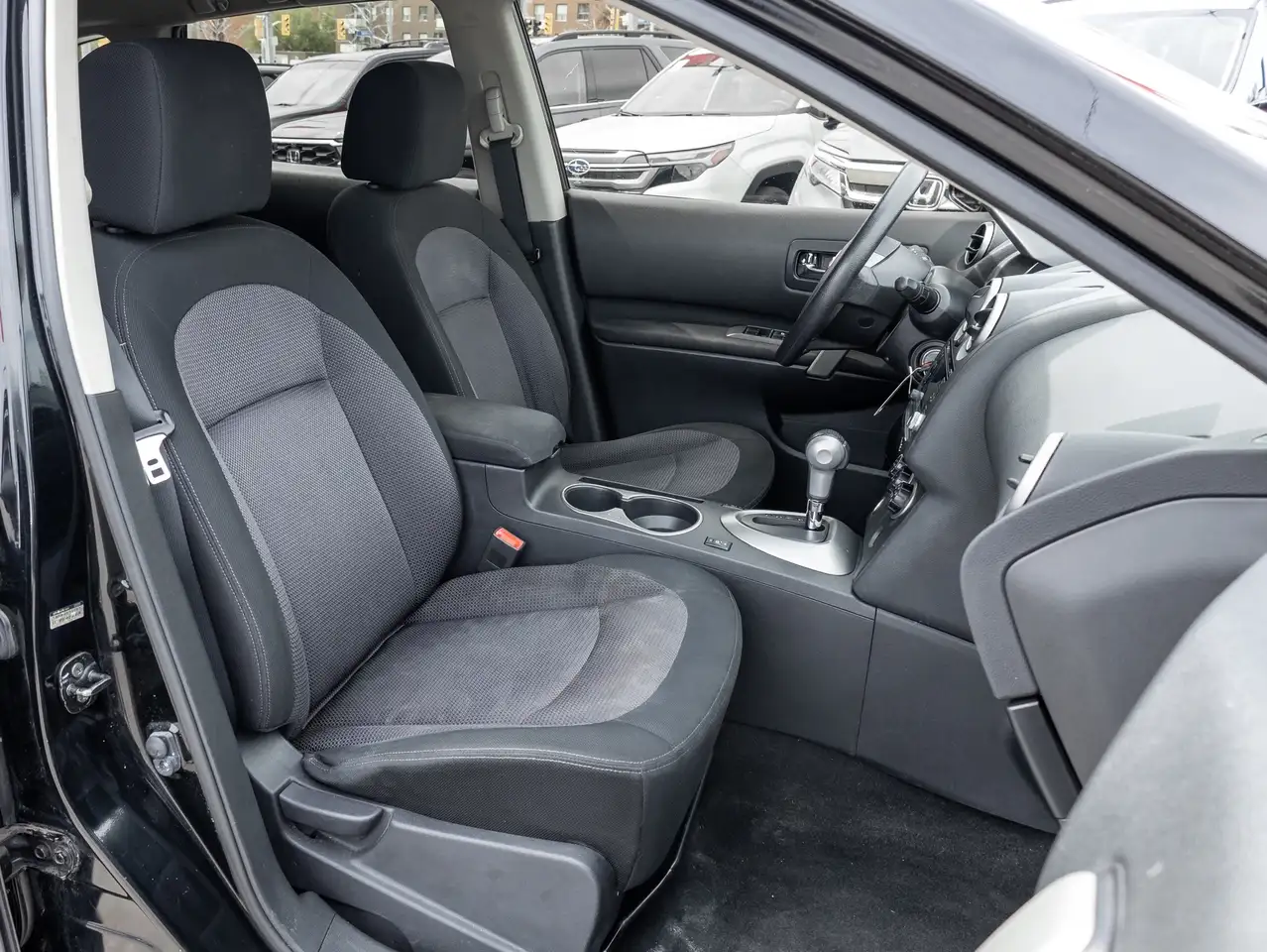 Nissan Rogue fotografie Nissan Rogue