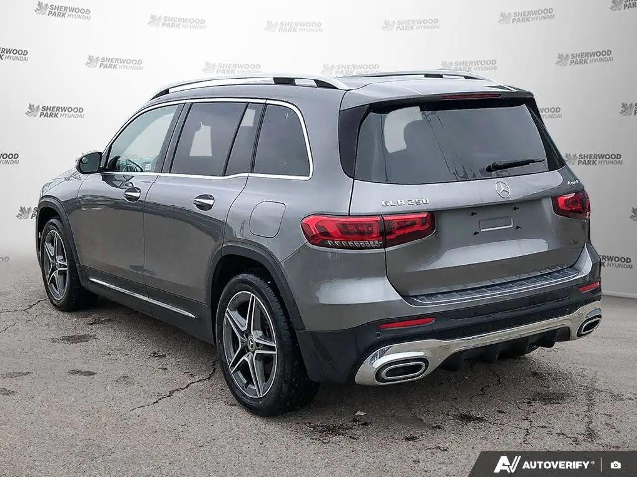Mercedes-Benz GLB снимка Mercedes-Benz GLB