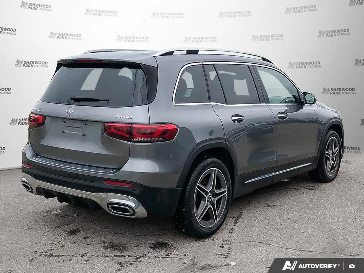 Mercedes-Benz GLB снимка Mercedes-Benz GLB