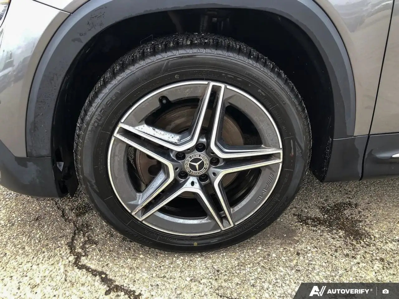 Mercedes-Benz GLB снимка Mercedes-Benz GLB