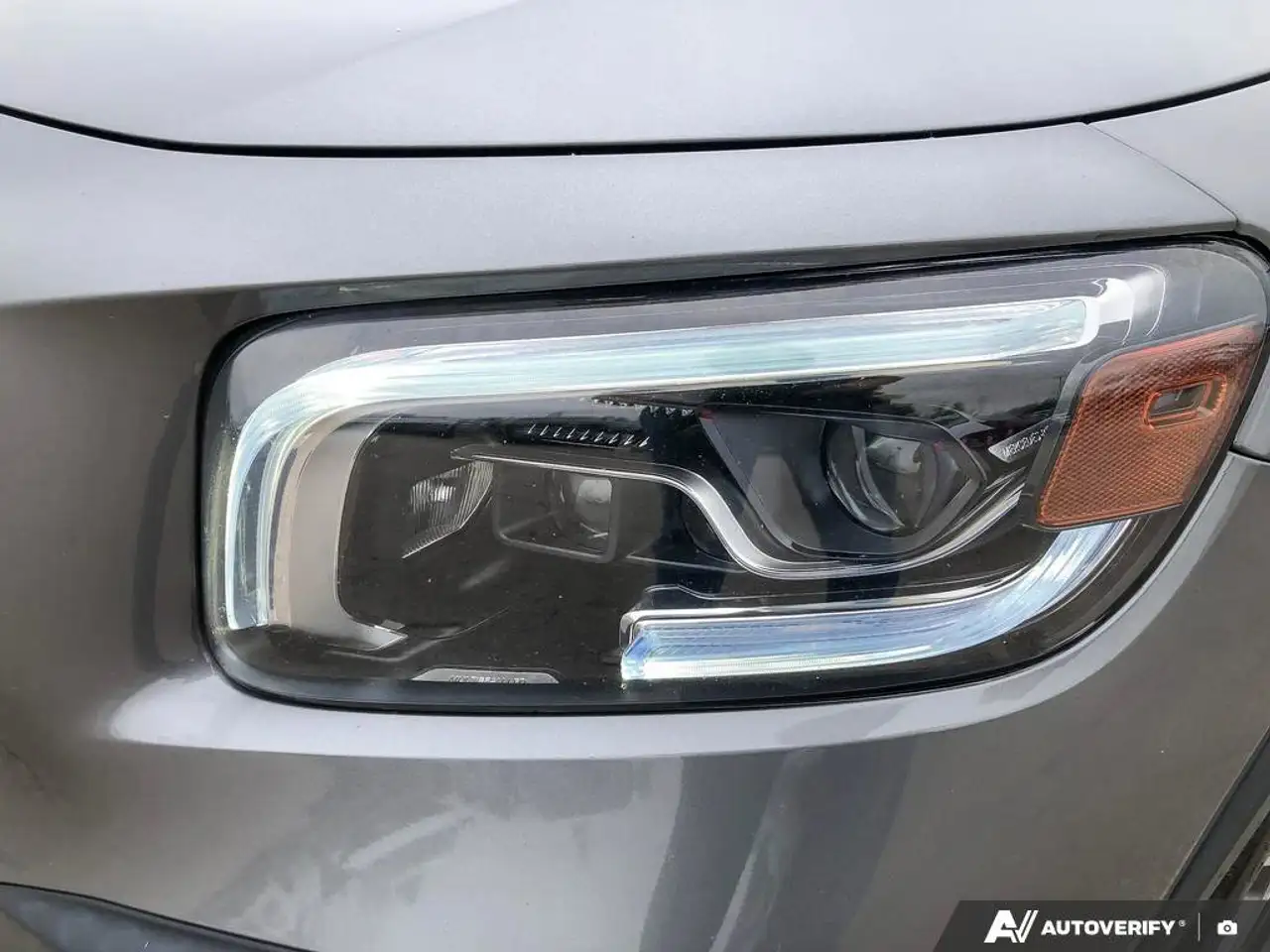 Mercedes-Benz GLB снимка Mercedes-Benz GLB