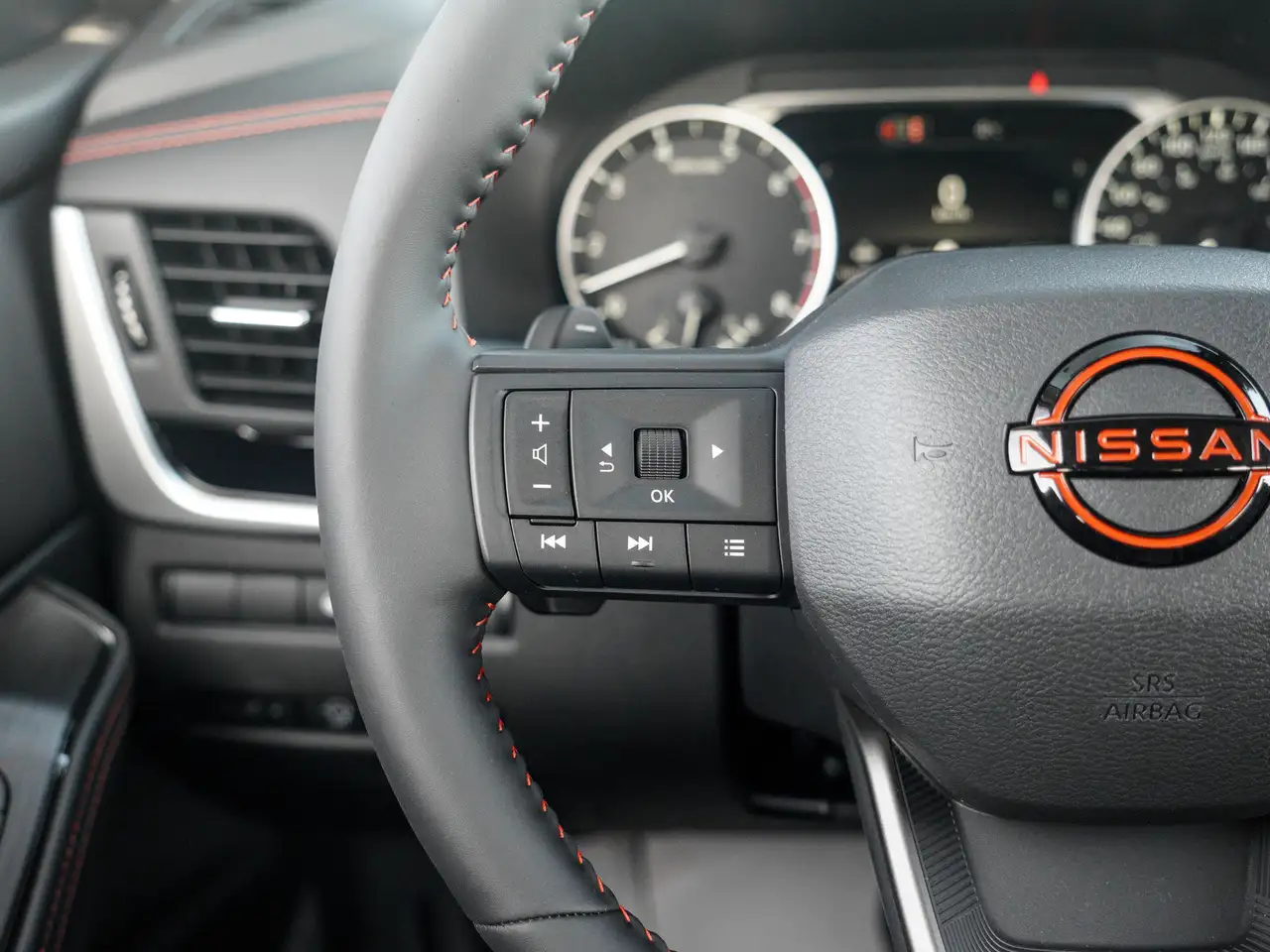 Nissan Rogue fotografie Nissan Rogue