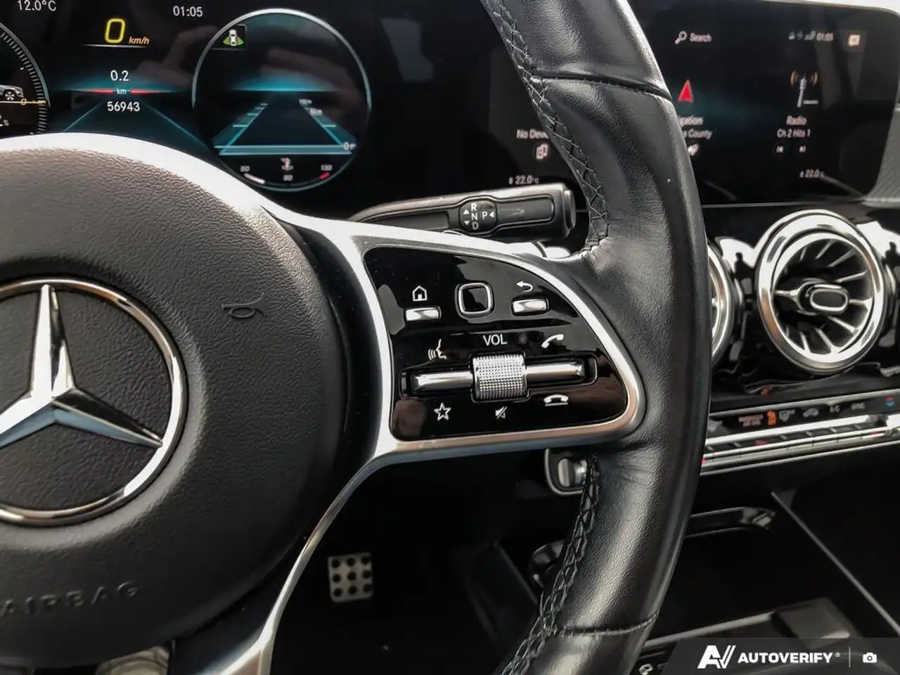 Mercedes-Benz GLB снимка Mercedes-Benz GLB