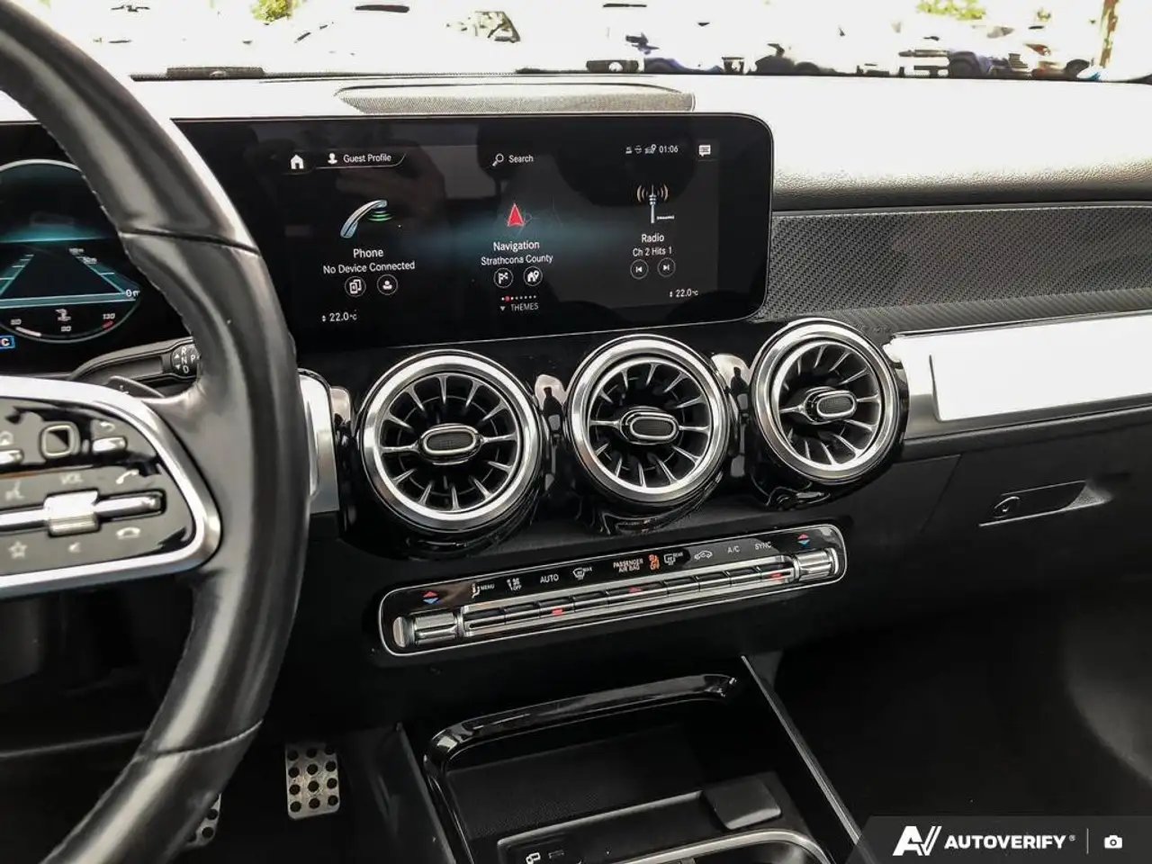 Mercedes-Benz GLB снимка Mercedes-Benz GLB