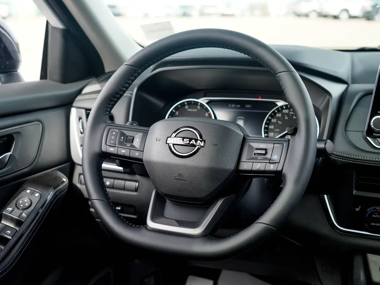 Nissan Rogue снимка Nissan Rogue