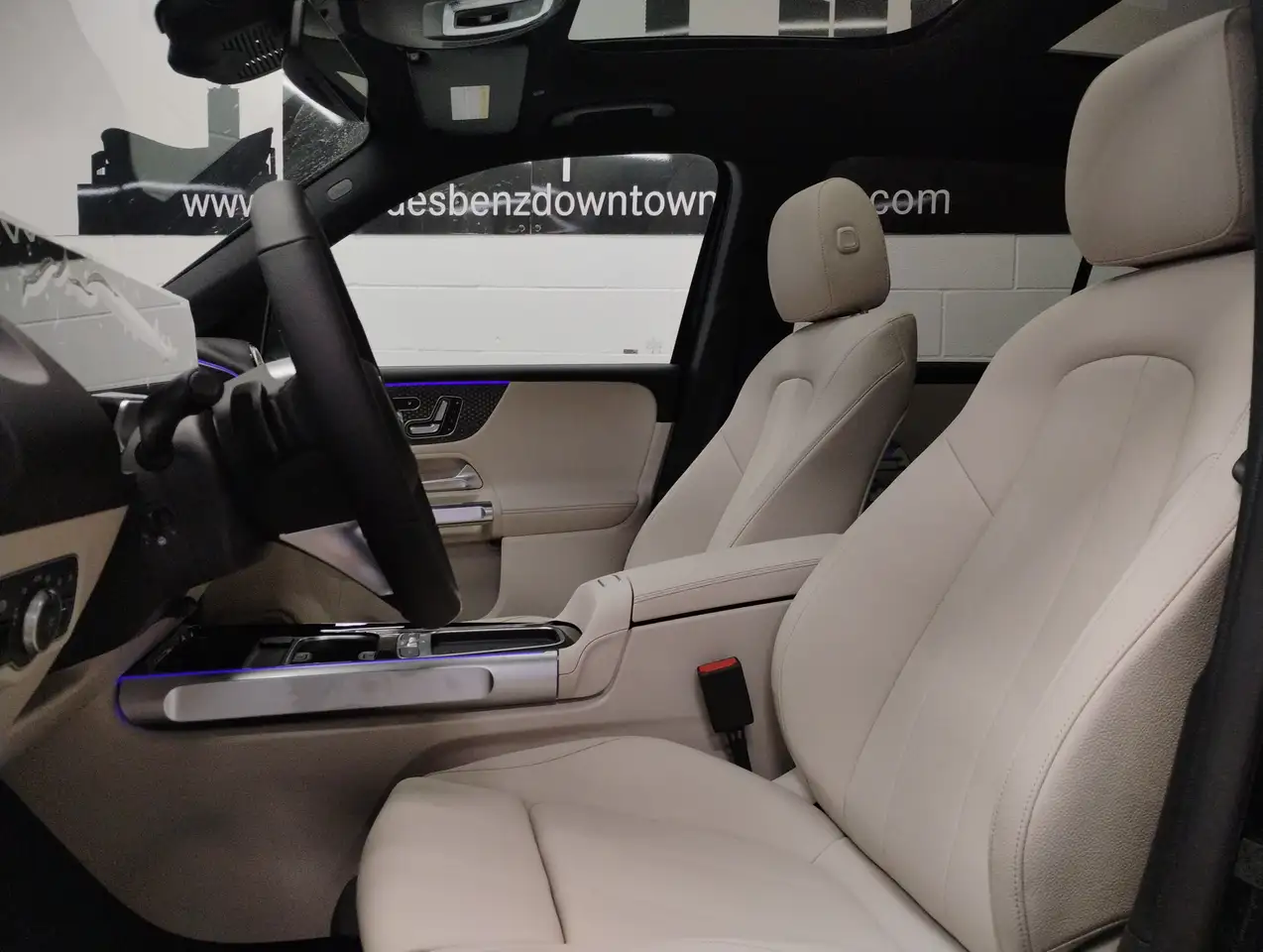 Mercedes-Benz GLB снимка Mercedes-Benz GLB