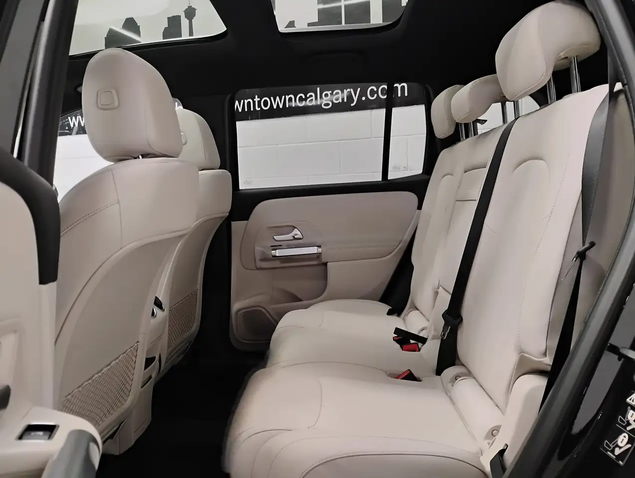 Mercedes-Benz GLB снимка Mercedes-Benz GLB