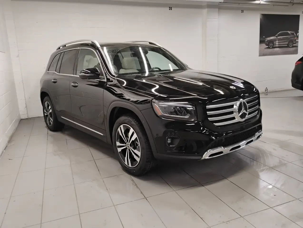 Mercedes-Benz GLB снимка Mercedes-Benz GLB