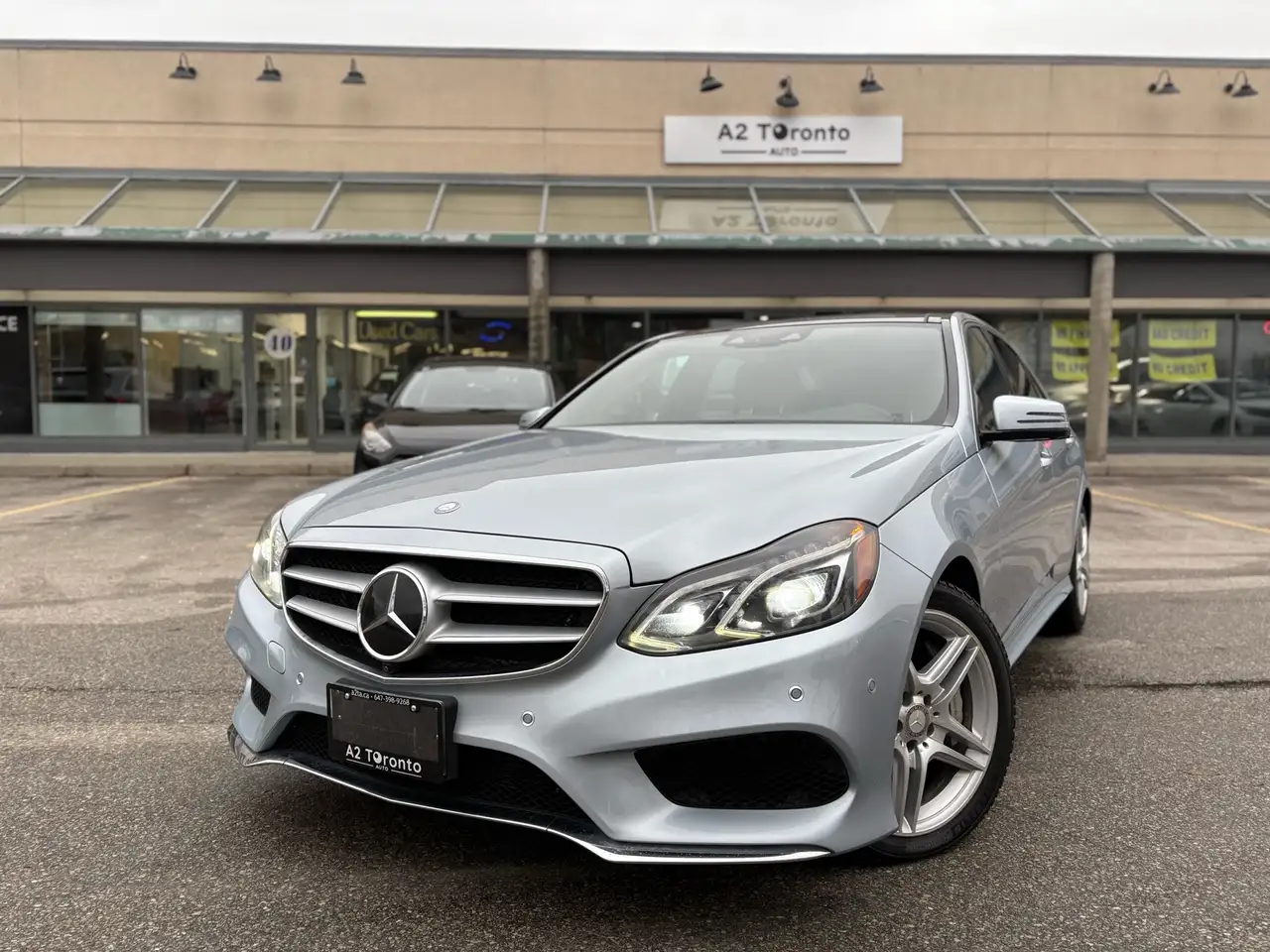 Mercedes-Benz E-Class снимка Mercedes-Benz E-Class