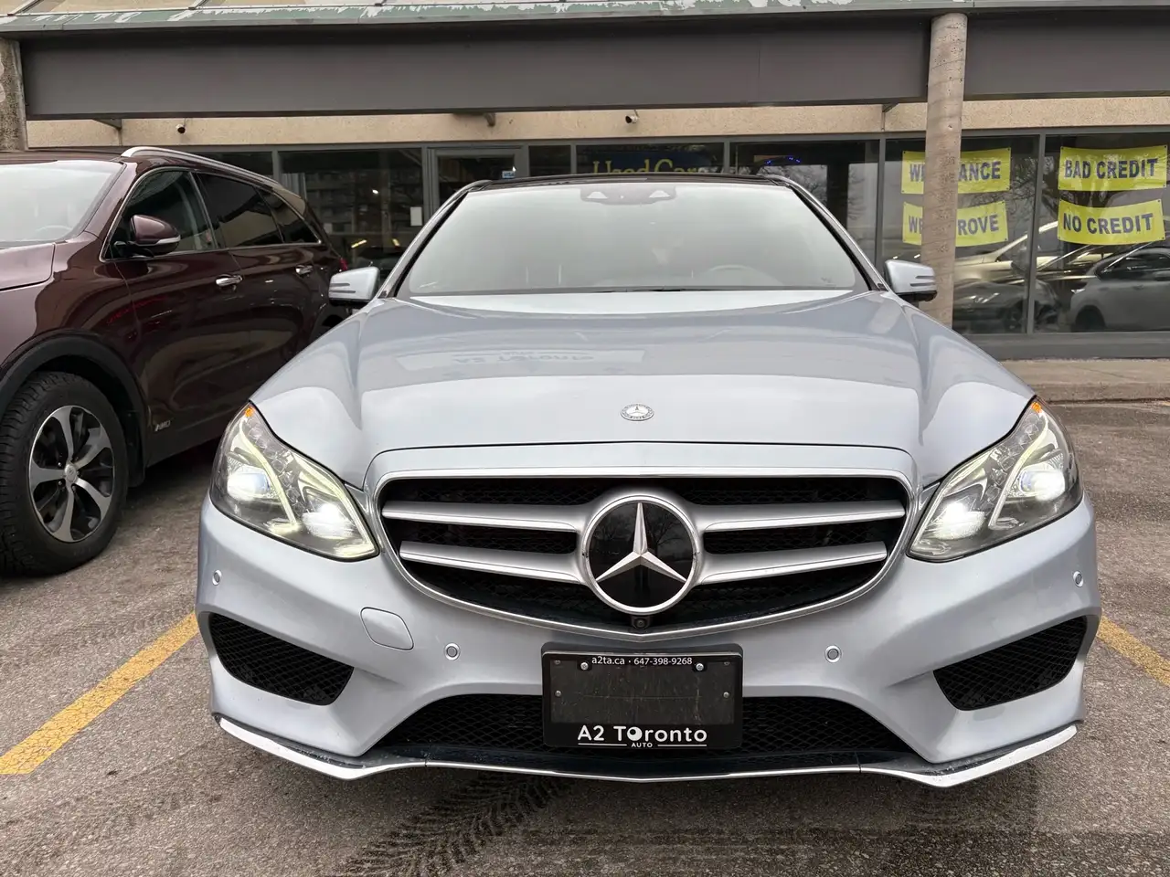 Mercedes-Benz E-Class снимка Mercedes-Benz E-Class