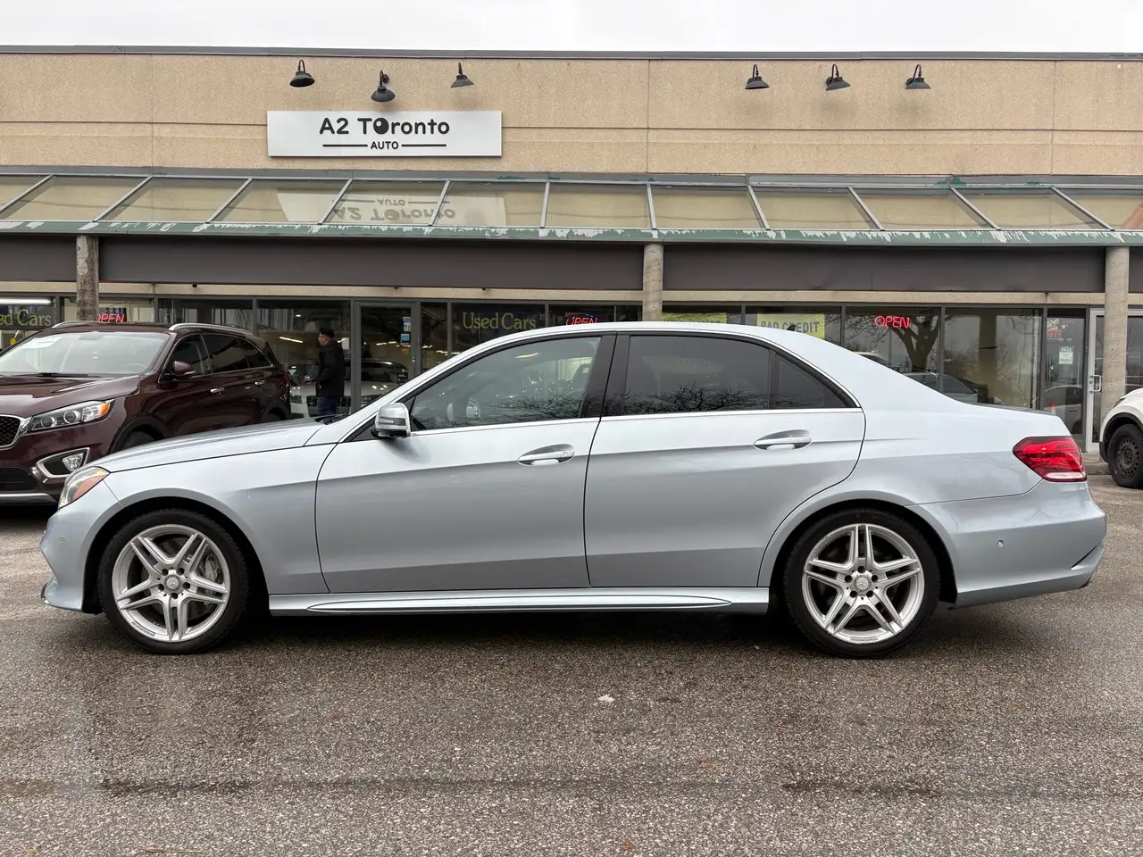 Mercedes-Benz E-Class снимка Mercedes-Benz E-Class